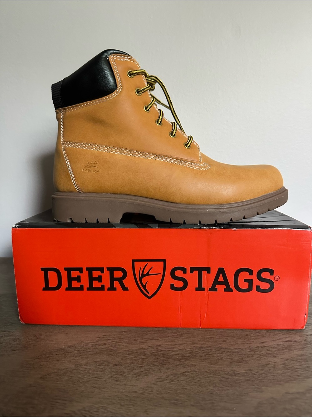 Deer Stags MAK2 Wheat Waterproof Work/Hiking Boots Kids Size 6W NWT